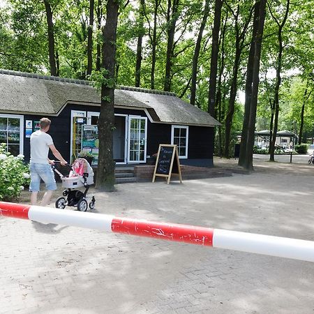 Familiecamping De Vossenburcht IJhorst Bagian luar foto